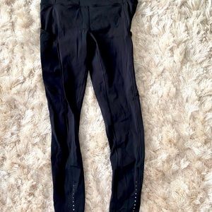 Lululemon RARE Luxtreme tights 6 excellent cond